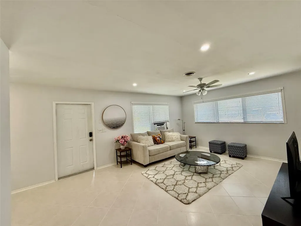 23 NE 19th Avenue Pompano Beach FL 33060