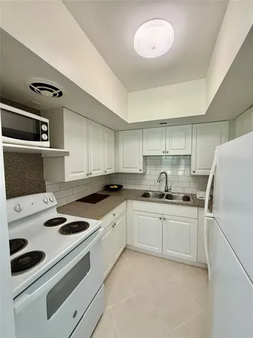23 NE 19th Avenue Pompano Beach FL 33060