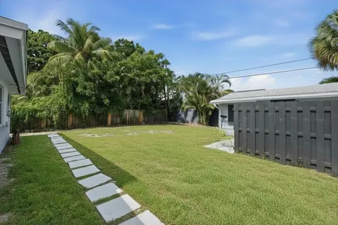 23 NE 19th Avenue Pompano Beach FL 33060