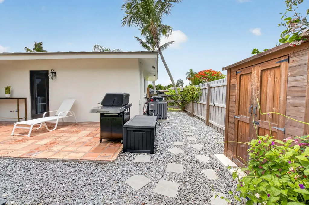 450 SW 12th Terrace Boca Raton FL 33486