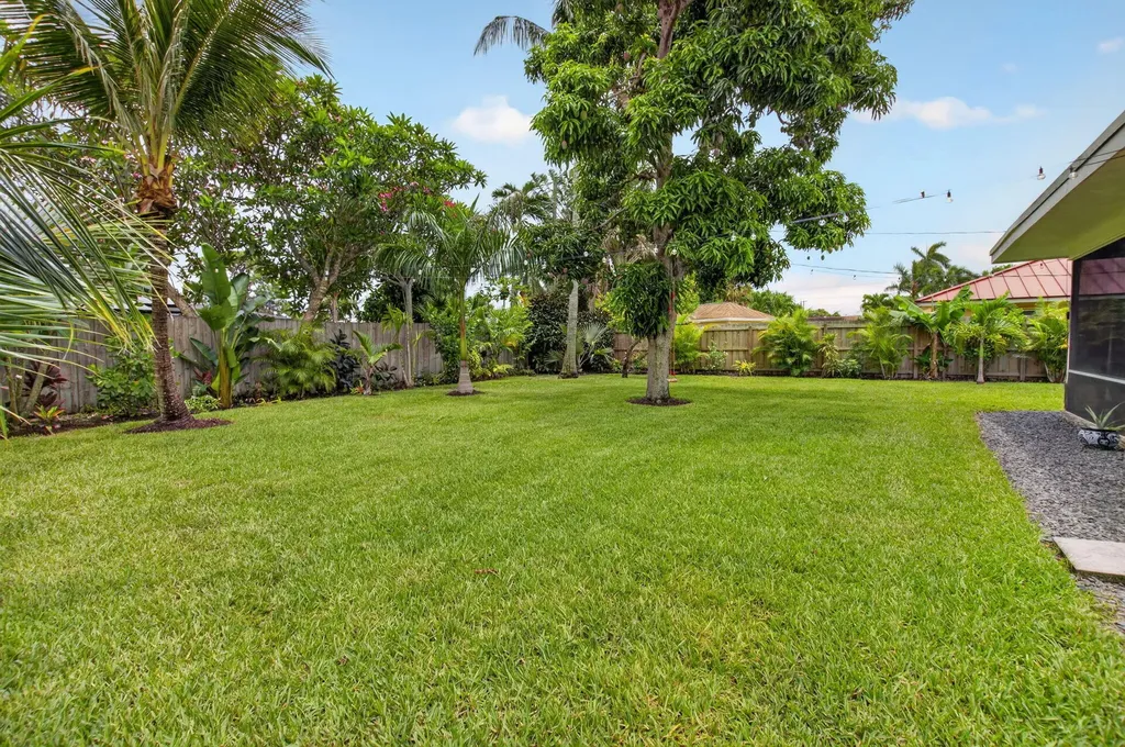 450 SW 12th Terrace Boca Raton FL 33486