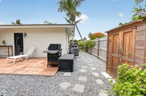 450 SW 12th Terrace Boca Raton FL 33486