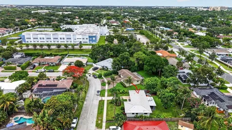 450 SW 12th Terrace Boca Raton FL 33486