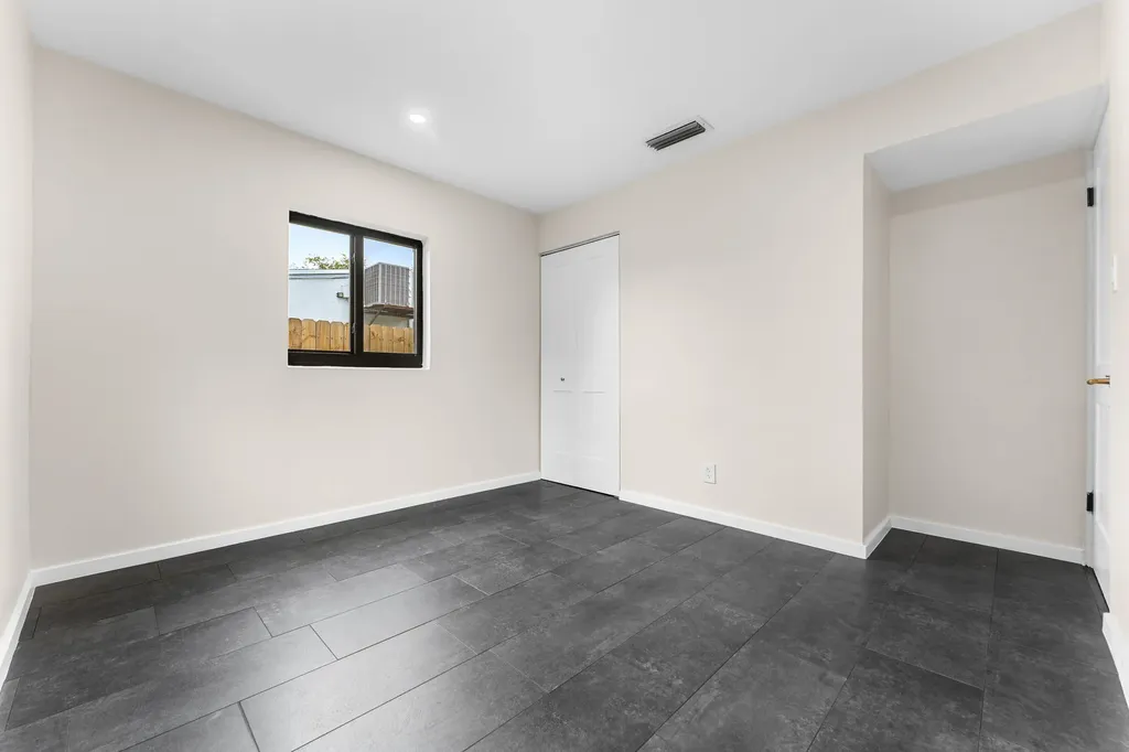 321 NE 59th Street Oakland Park FL 33334