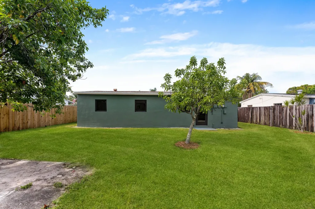 321 NE 59th Street Oakland Park FL 33334