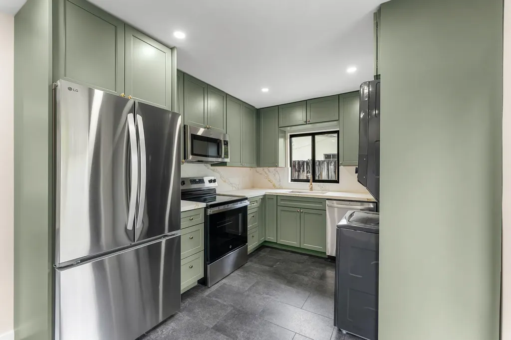 321 NE 59th Street Oakland Park FL 33334