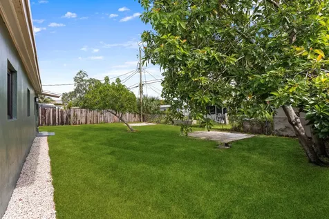 321 NE 59th Street Oakland Park FL 33334