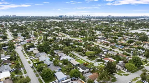 321 NE 59th Street Oakland Park FL 33334