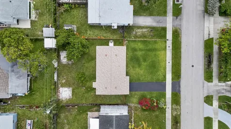 321 NE 59th Street Oakland Park FL 33334