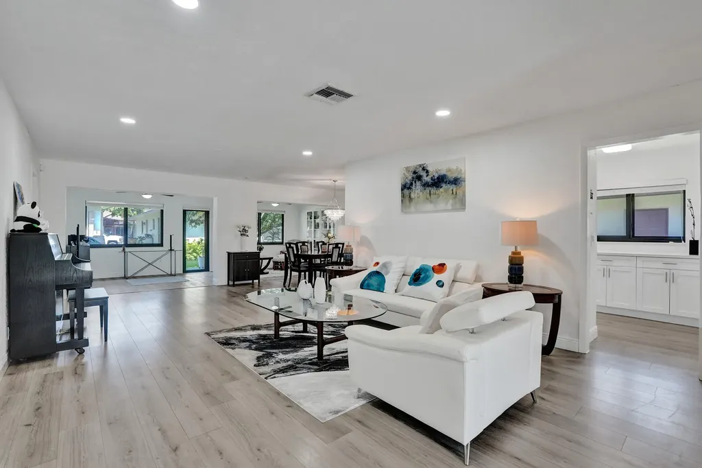 2042 SW 17th Circle Deerfield Beach FL 33442