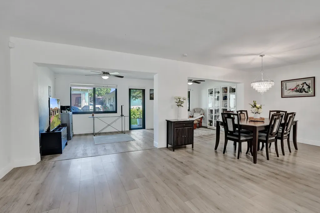 2042 SW 17th Circle Deerfield Beach FL 33442