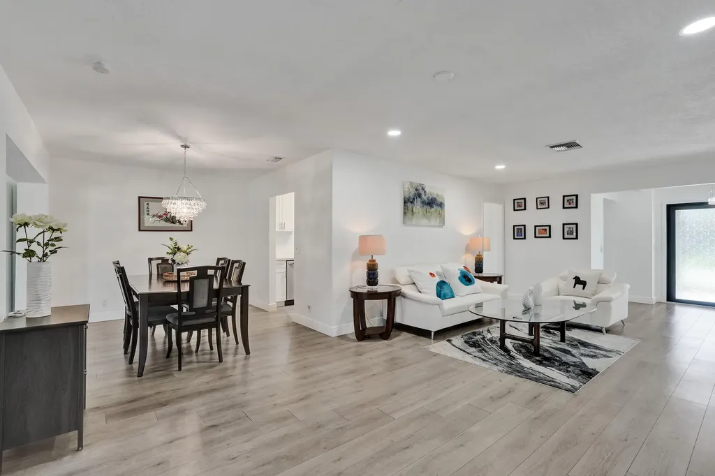 2042 SW 17th Circle Deerfield Beach FL 33442