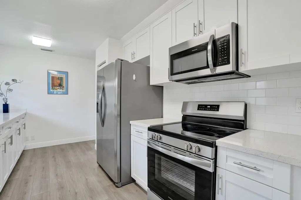 2042 SW 17th Circle Deerfield Beach FL 33442