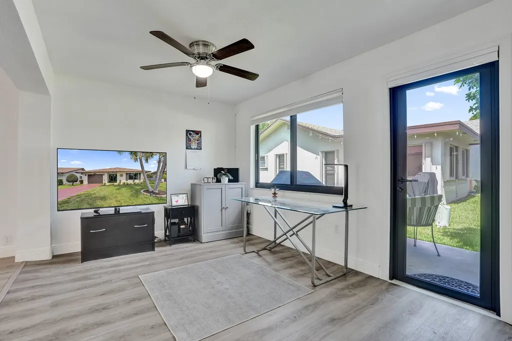 2042 SW 17th Circle Deerfield Beach FL 33442