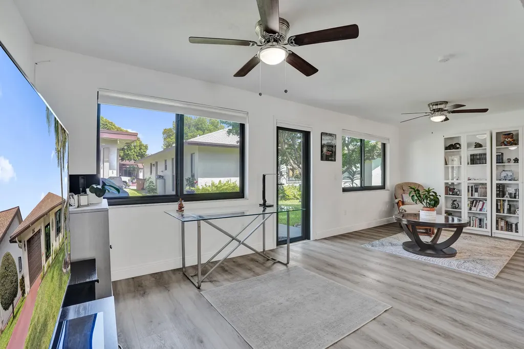 2042 SW 17th Circle Deerfield Beach FL 33442