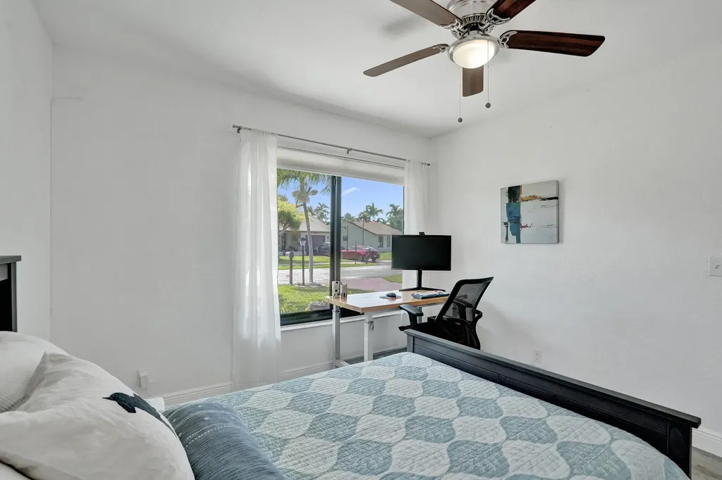 2042 SW 17th Circle Deerfield Beach FL 33442