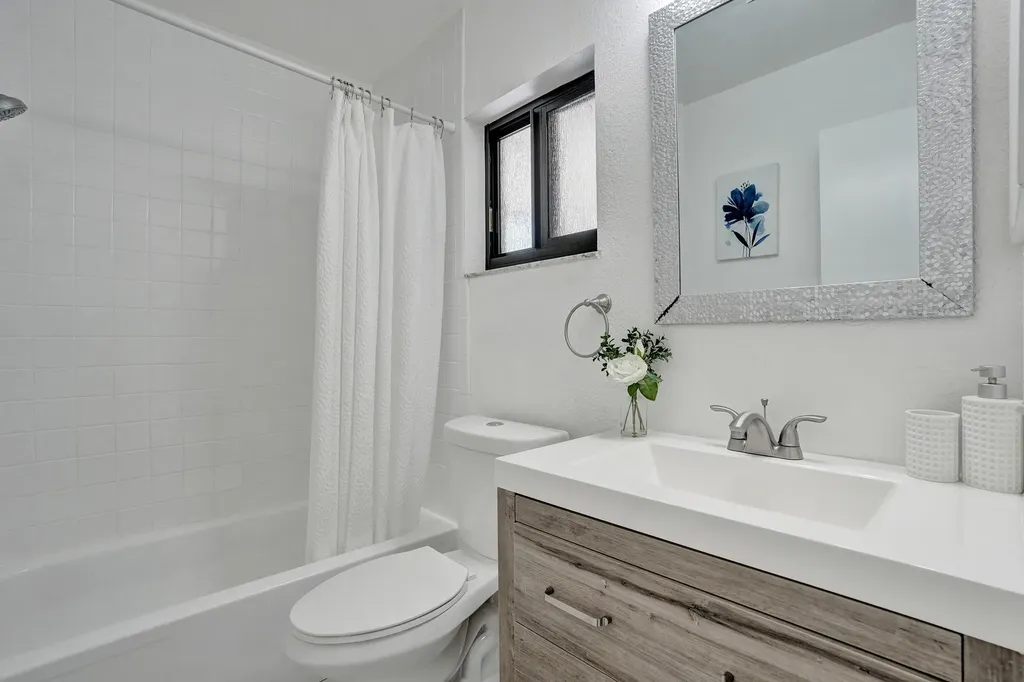 2042 SW 17th Circle Deerfield Beach FL 33442