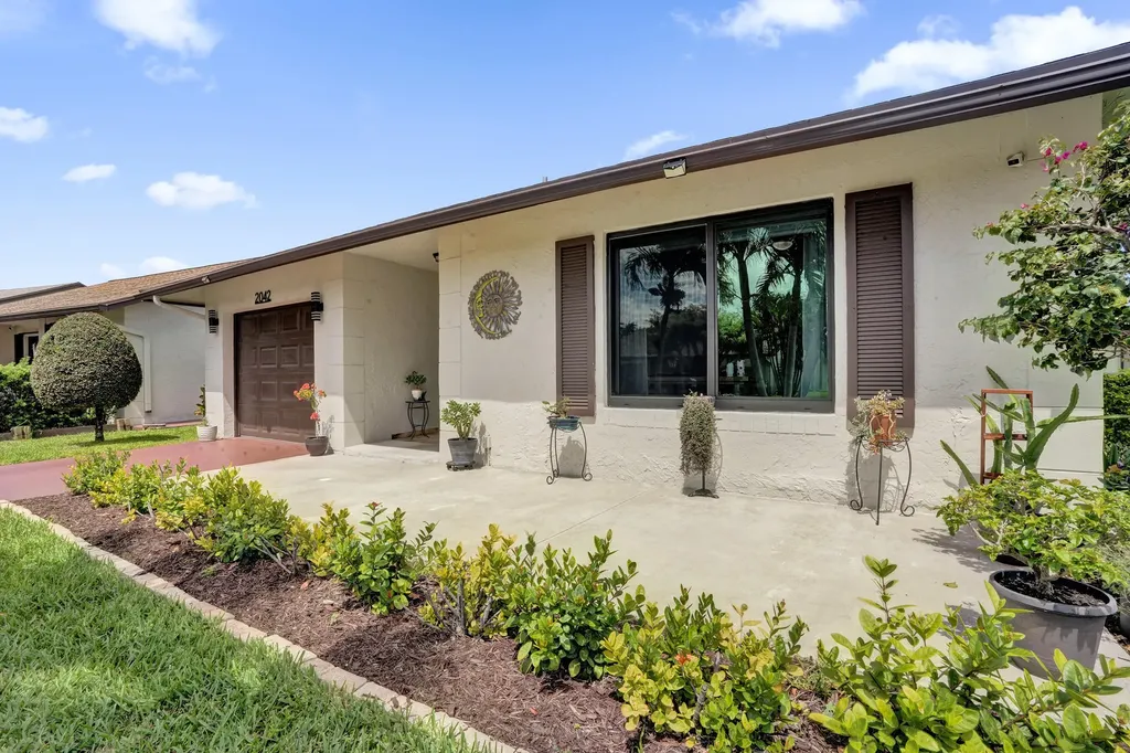 2042 SW 17th Circle Deerfield Beach FL 33442