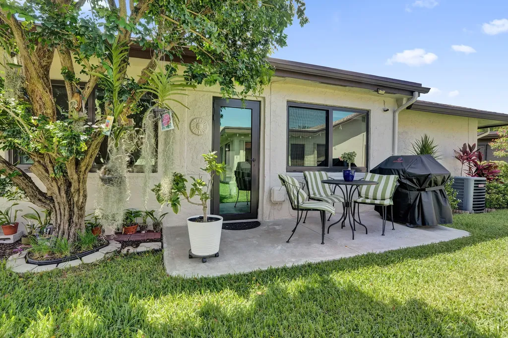 2042 SW 17th Circle Deerfield Beach FL 33442