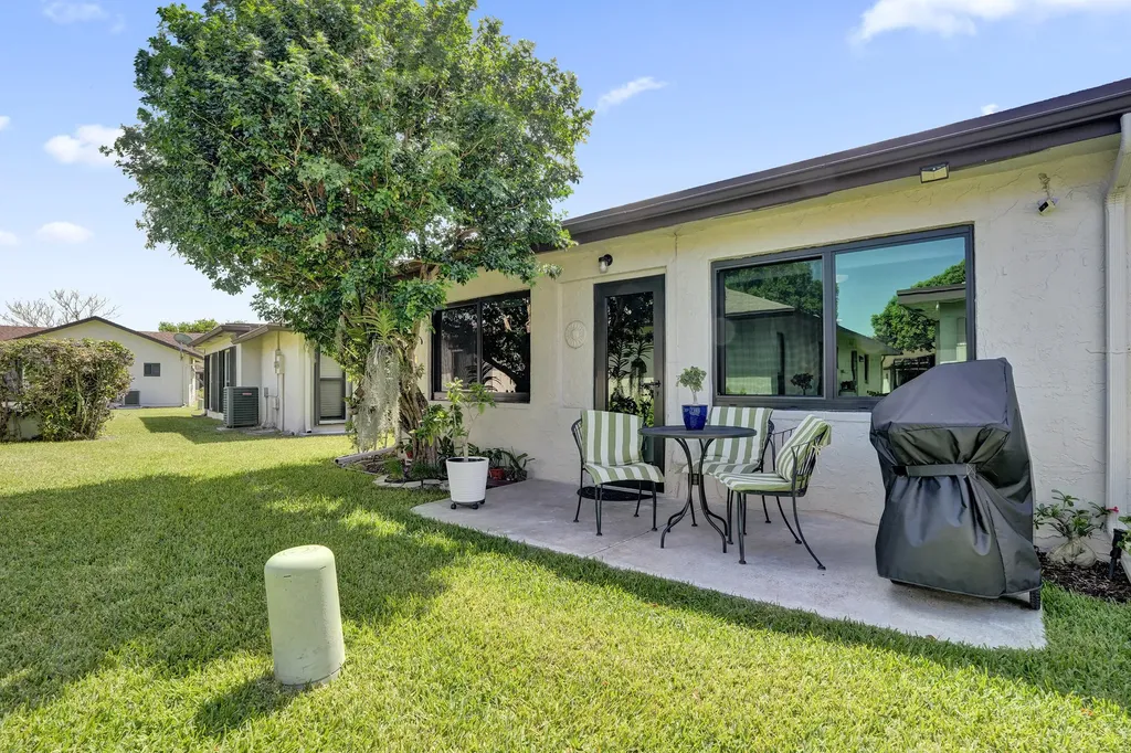 2042 SW 17th Circle Deerfield Beach FL 33442