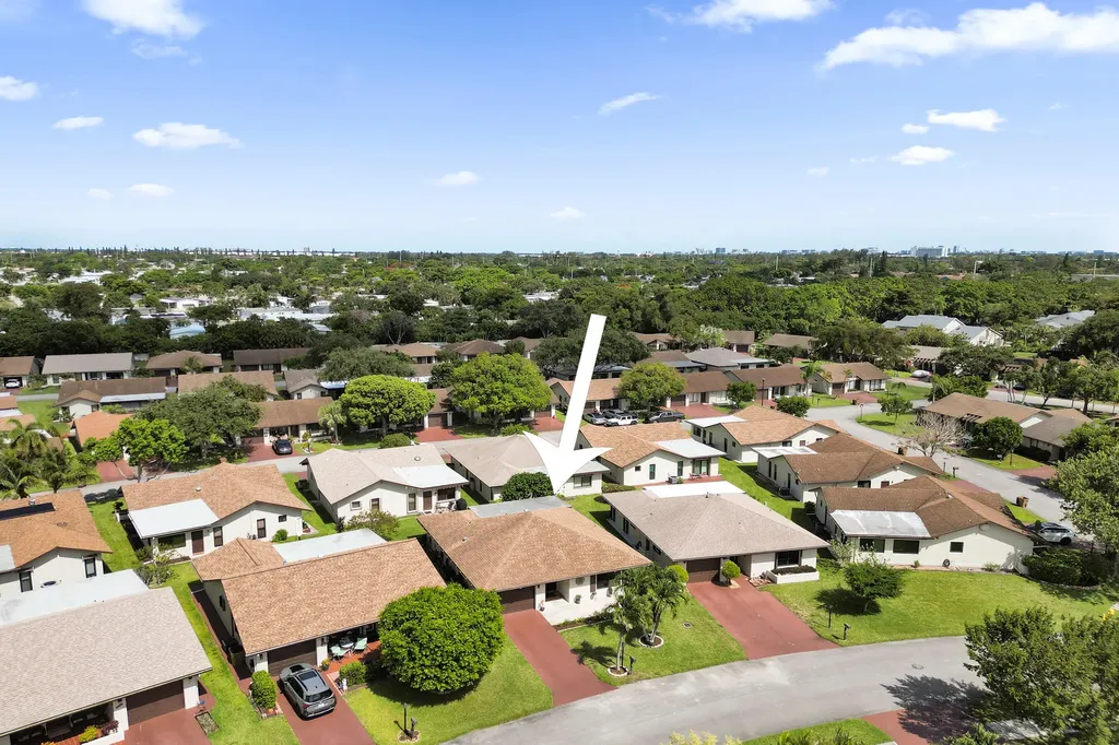 2042 SW 17th Circle Deerfield Beach FL 33442