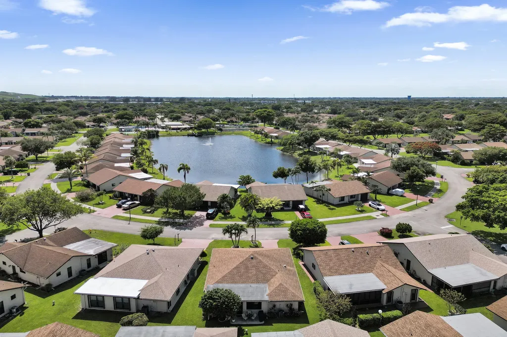 2042 SW 17th Circle Deerfield Beach FL 33442