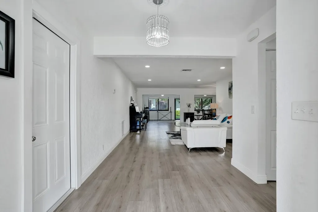 2042 SW 17th Circle Deerfield Beach FL 33442