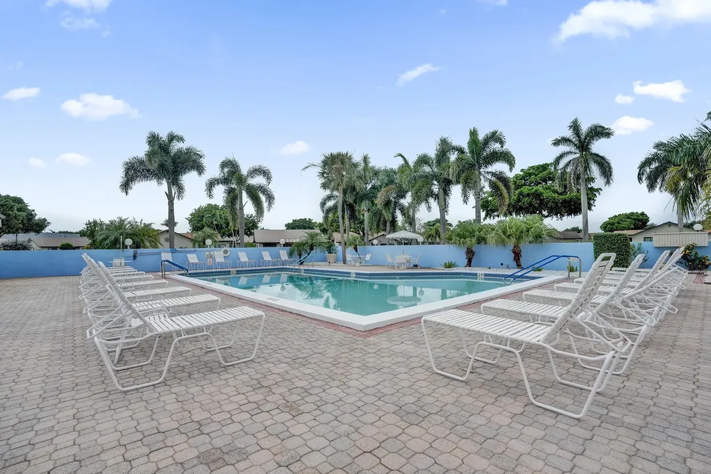 2042 SW 17th Circle Deerfield Beach FL 33442