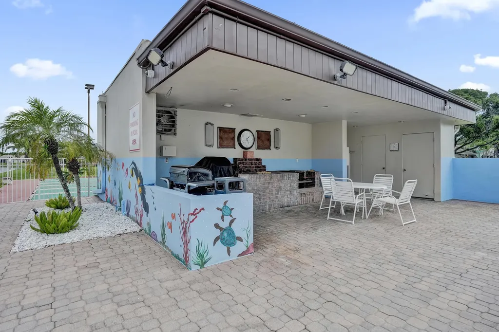 2042 SW 17th Circle Deerfield Beach FL 33442