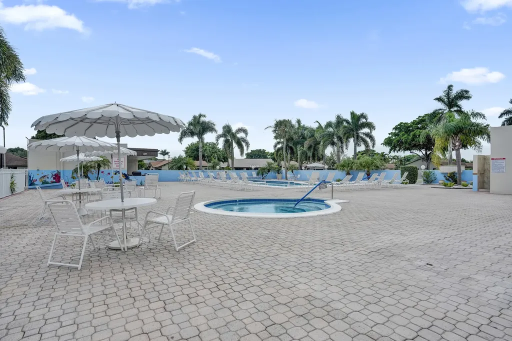 2042 SW 17th Circle Deerfield Beach FL 33442