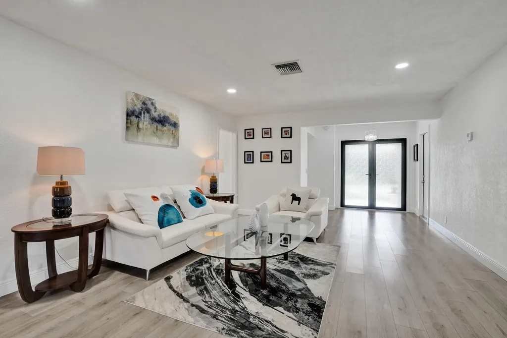 2042 SW 17th Circle Deerfield Beach FL 33442