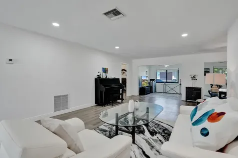 2042 SW 17th Circle Deerfield Beach FL 33442