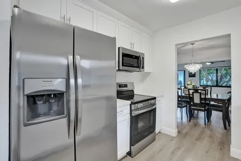 2042 SW 17th Circle Deerfield Beach FL 33442