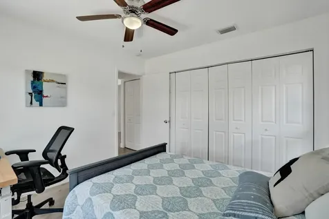 2042 SW 17th Circle Deerfield Beach FL 33442
