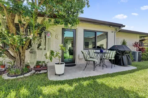 2042 SW 17th Circle Deerfield Beach FL 33442
