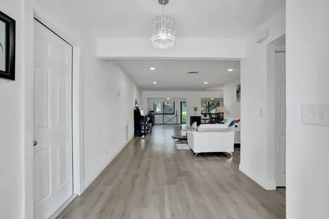 2042 SW 17th Circle Deerfield Beach FL 33442