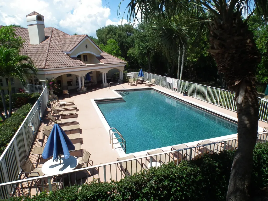 815 W Boynton Beach Boulevard Boynton Beach FL 33426