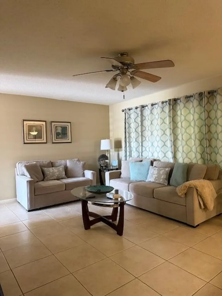 815 W Boynton Beach Boulevard Boynton Beach FL 33426