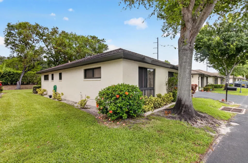 4944 Equestrian Circle Boynton Beach FL 33436