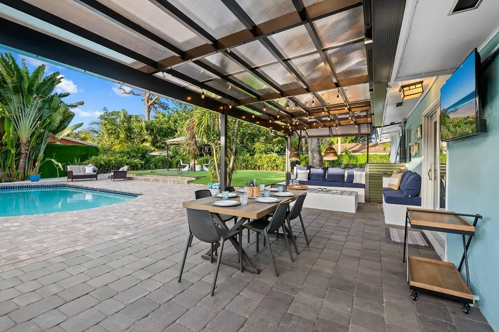 1813 SW 10th Court Fort Lauderdale FL 33312
