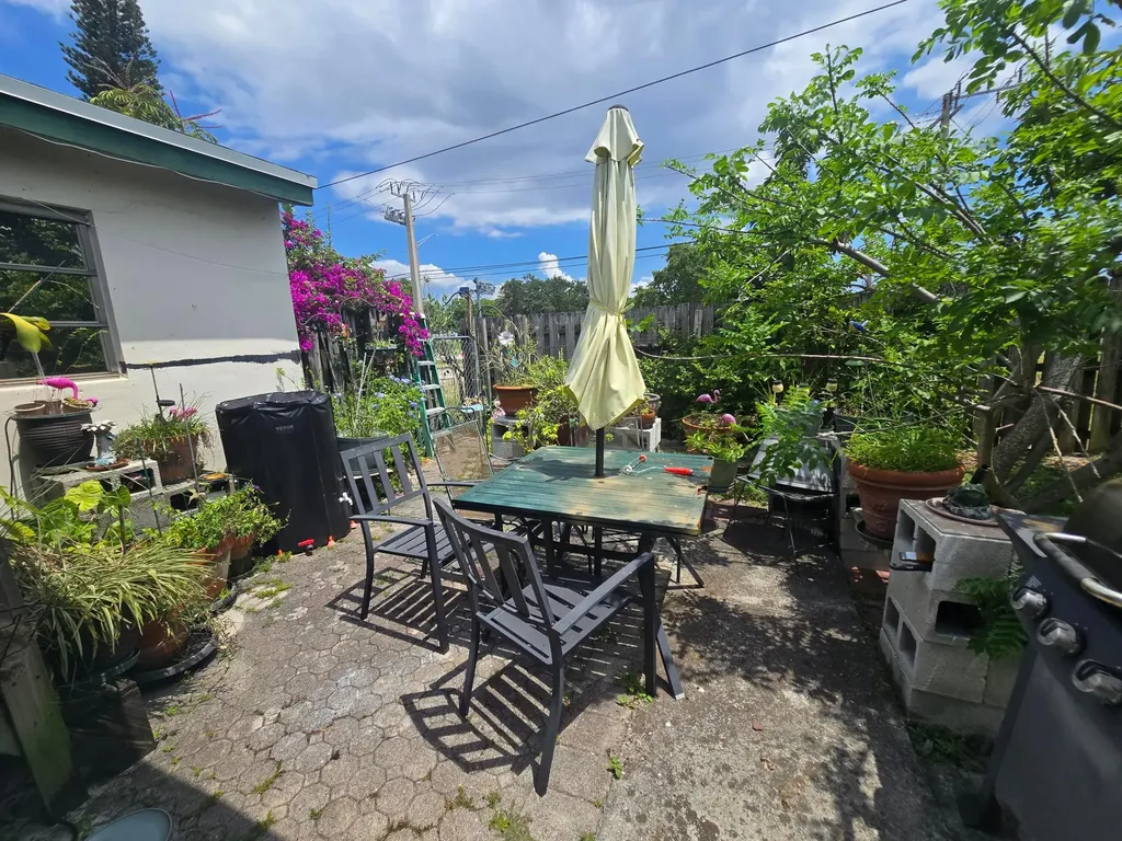 3560 NW 3rd Avenue Pompano Beach FL 33064