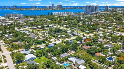 315 Hawthorne Drive Lake Park FL 33403