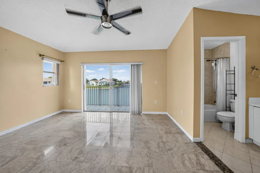 3291 NW 44th Street Oakland Park FL 33309