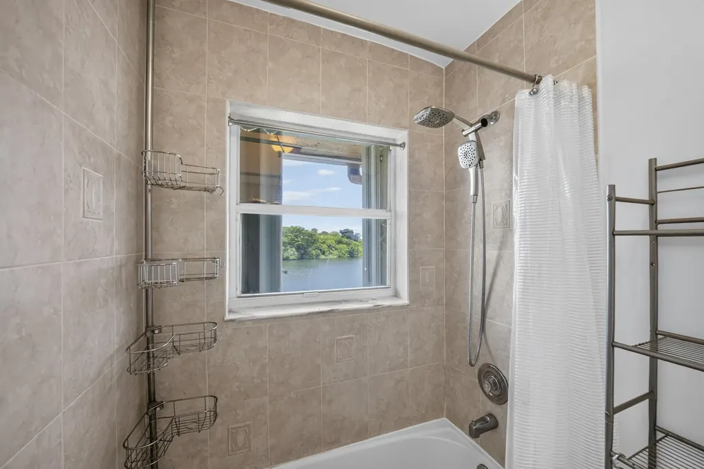 3291 NW 44th Street Oakland Park FL 33309