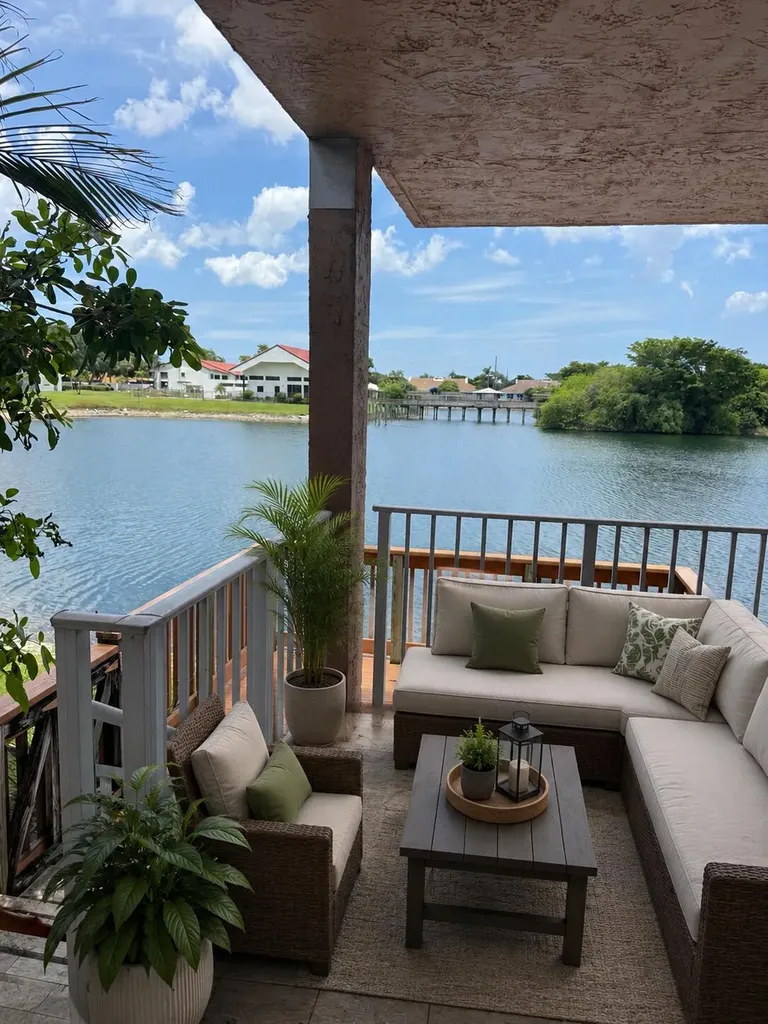 3291 NW 44th Street Oakland Park FL 33309