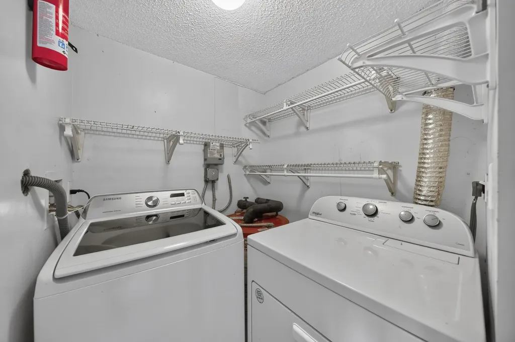 3291 NW 44th Street Oakland Park FL 33309