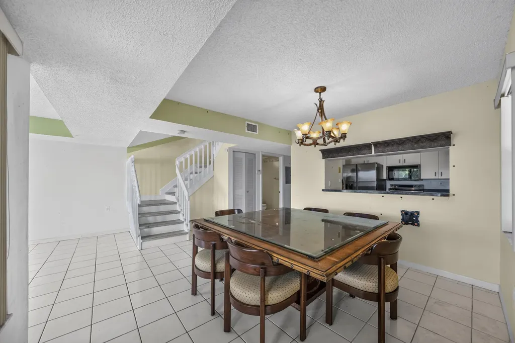 3291 NW 44th Street Oakland Park FL 33309