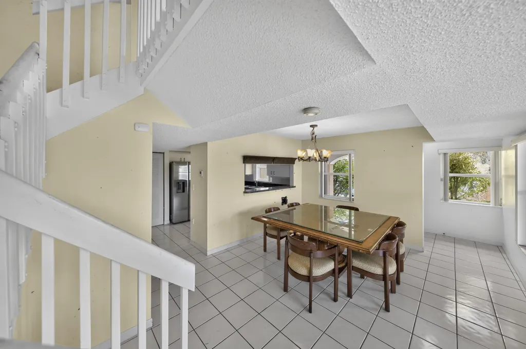 3291 NW 44th Street Oakland Park FL 33309
