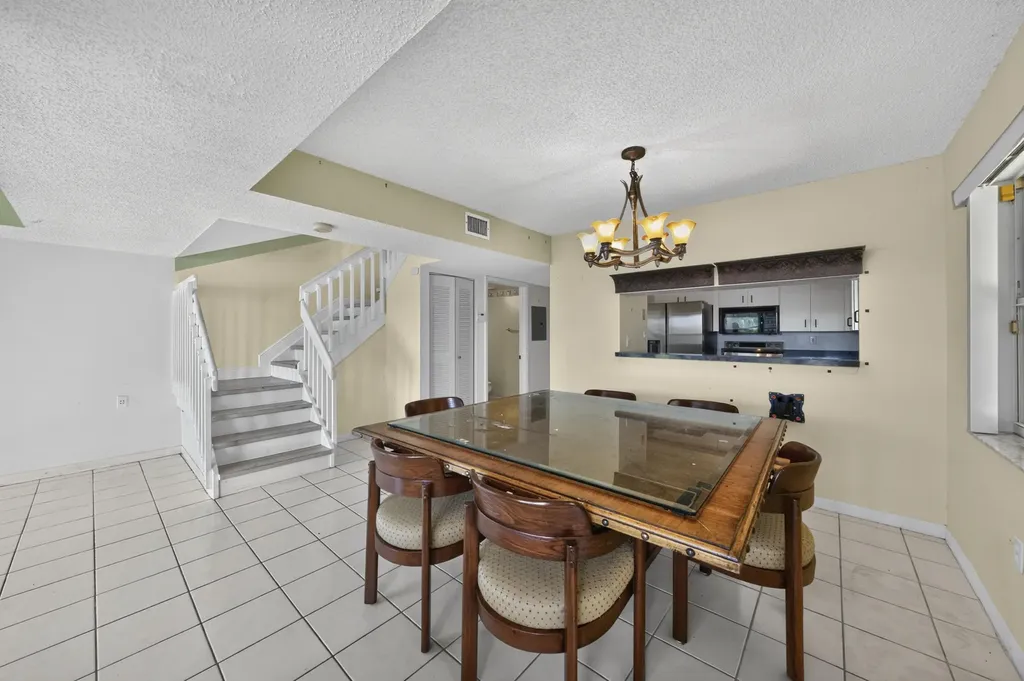 3291 NW 44th Street Oakland Park FL 33309