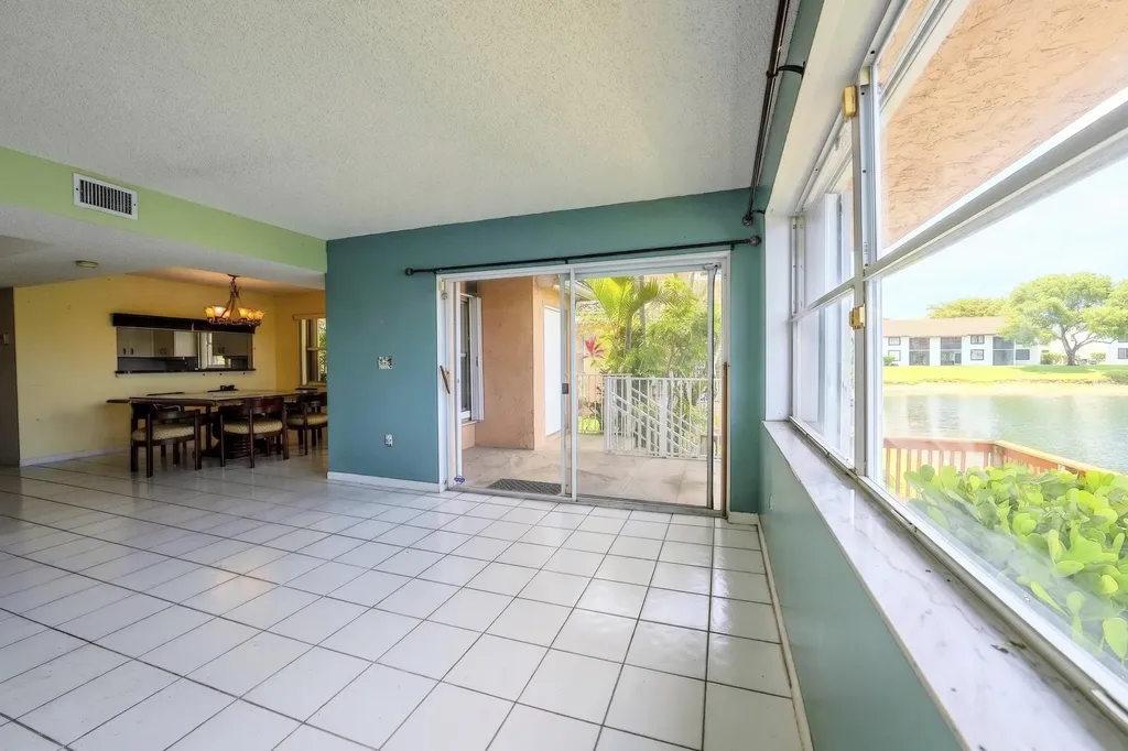 3291 NW 44th Street Oakland Park FL 33309